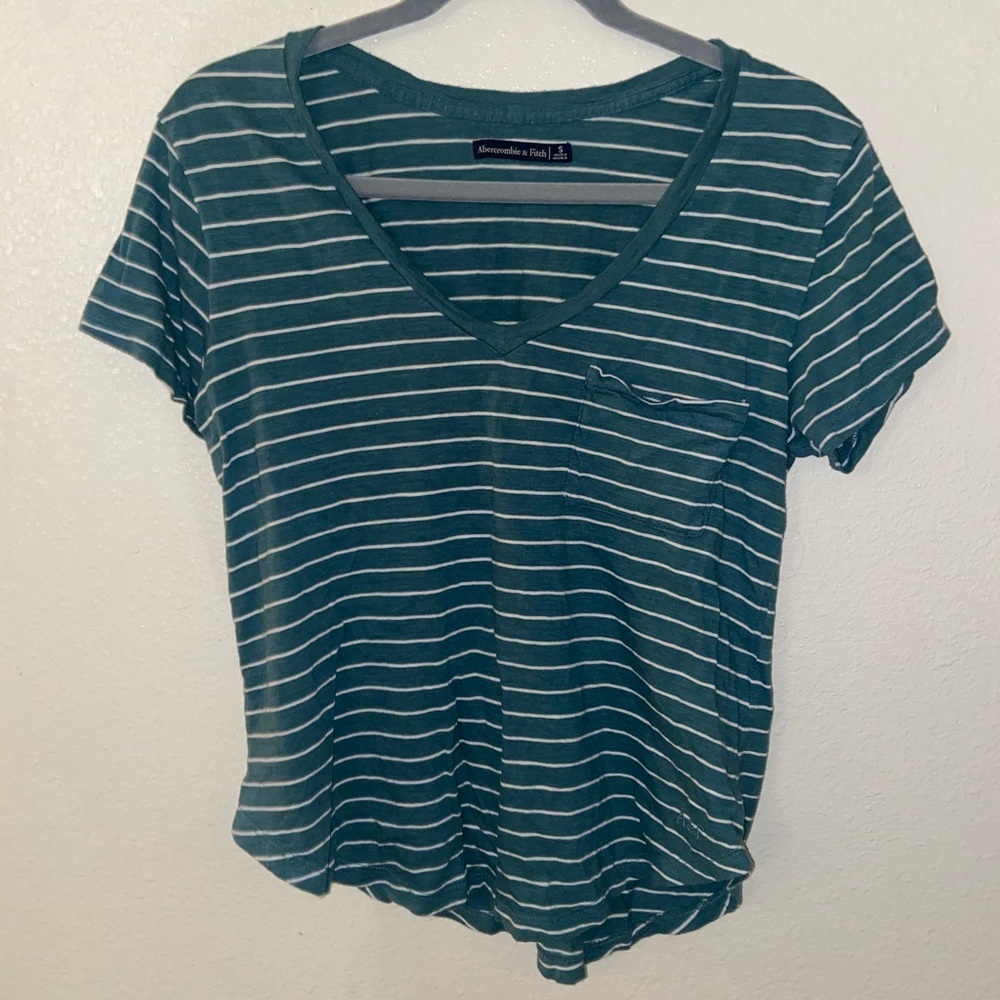 striped v neck t-shirt